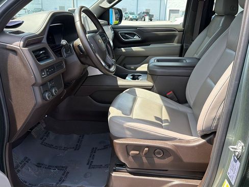 Used 2024 Chevrolet Suburban LT RWD image 10