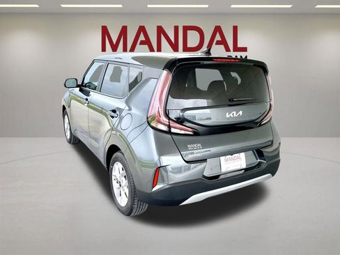 Used 2025 Kia Soul LX FWD image 8