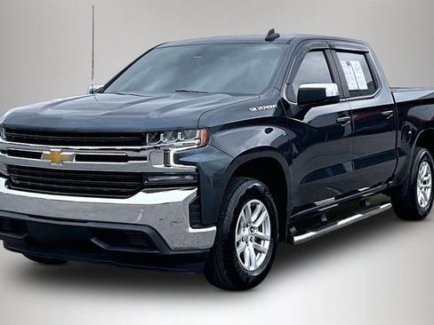 Used 2022 Chevrolet Silverado 1500 LT w/ Bed Protection Package image 2