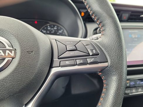 Used 2023 Nissan Kicks SR w/ SR Premium Package FWD image 22