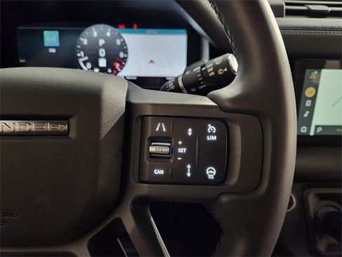 Used 2024 Land Rover Defender 110 X-Dynamic SE image 28
