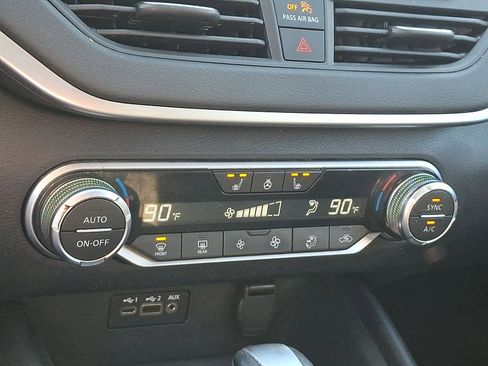 Used 2019 Nissan Altima 2.5 SV image 16