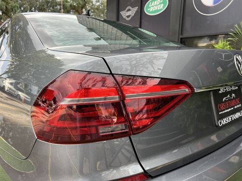 Used 2017 Volkswagen Passat 1.8T SE w/ SE Lighting Package image 11