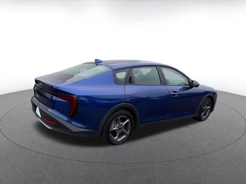 Used 2025 Kia K4 LXS image 15