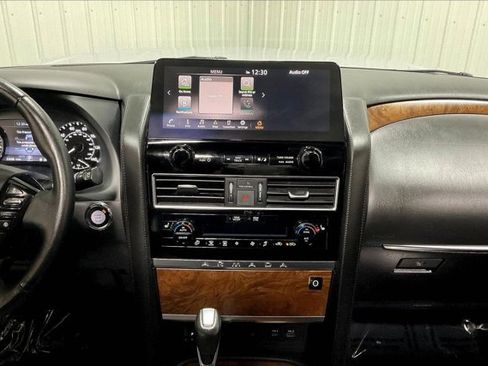 Used 2024 Nissan Armada SL image 6