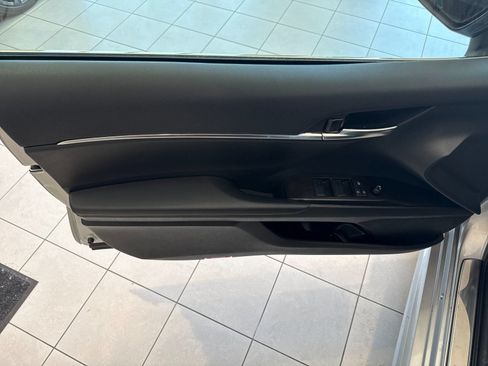 Used 2024 Toyota Camry SE FWD image 11