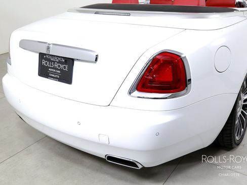 Used 2020 Rolls-Royce Dawn RWD image 34