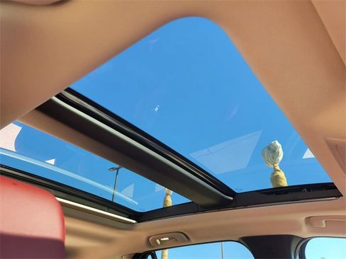 Used 2025 MAZDA CX-50 AWD 2.5 Hybrid w/ Premium Pkg image 10