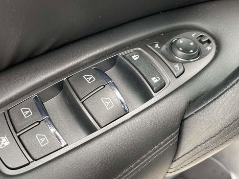 Used 2023 Nissan Armada SL w/ Midnight Edition Package image 19