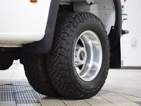 Used 2023 GMC Sierra 3500 Denali w/ Denali Ultimate Package image 24