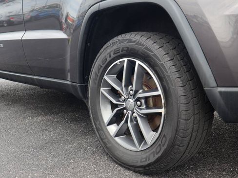 Used 2018 Jeep Grand Cherokee Limited AWD/4WD image 23