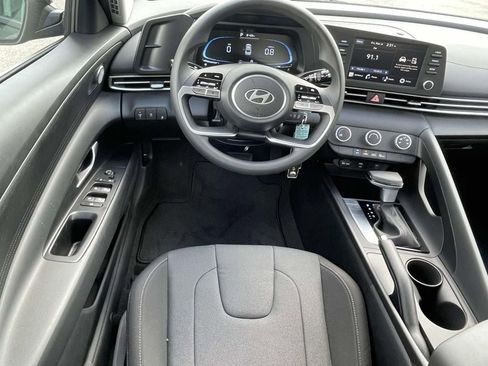 New 2026 Hyundai Elantra SE image 11