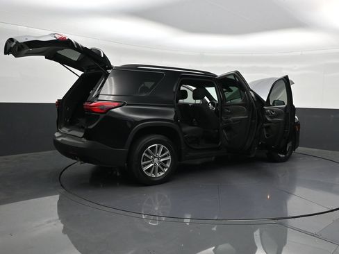 Used 2024 Chevrolet Traverse LT FWD image 33