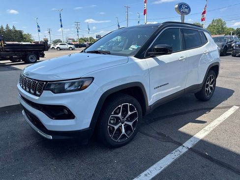 Used 2026 Jeep Compass Limited AWD/4WD image 4