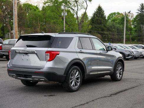 Used 2023 Ford Explorer XLT w/ Equipment Group 202A AWD/4WD image 5