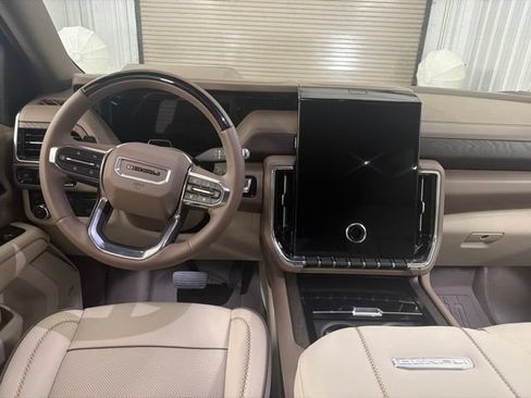 Used 2026 GMC Yukon Denali w/ Denali Reserve Package AWD/4WD image 19