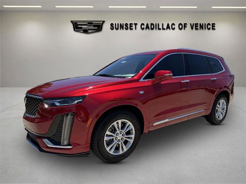 New 2025 Cadillac XT6 Luxury image 6