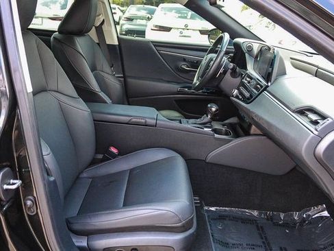 Used 2024 Lexus ES 350 w/ Premium Package FWD image 17