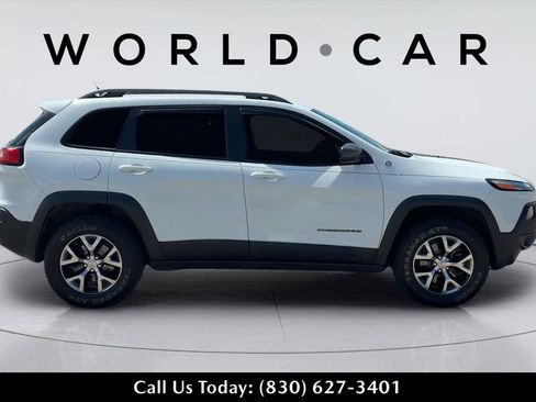 Used 2014 Jeep Cherokee Trailhawk w/ Leather Interior Group AWD/4WD image 16