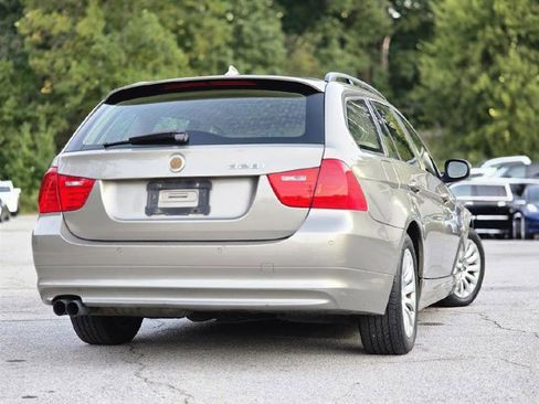 Used 2009 BMW 328i xDrive Wagon image 3