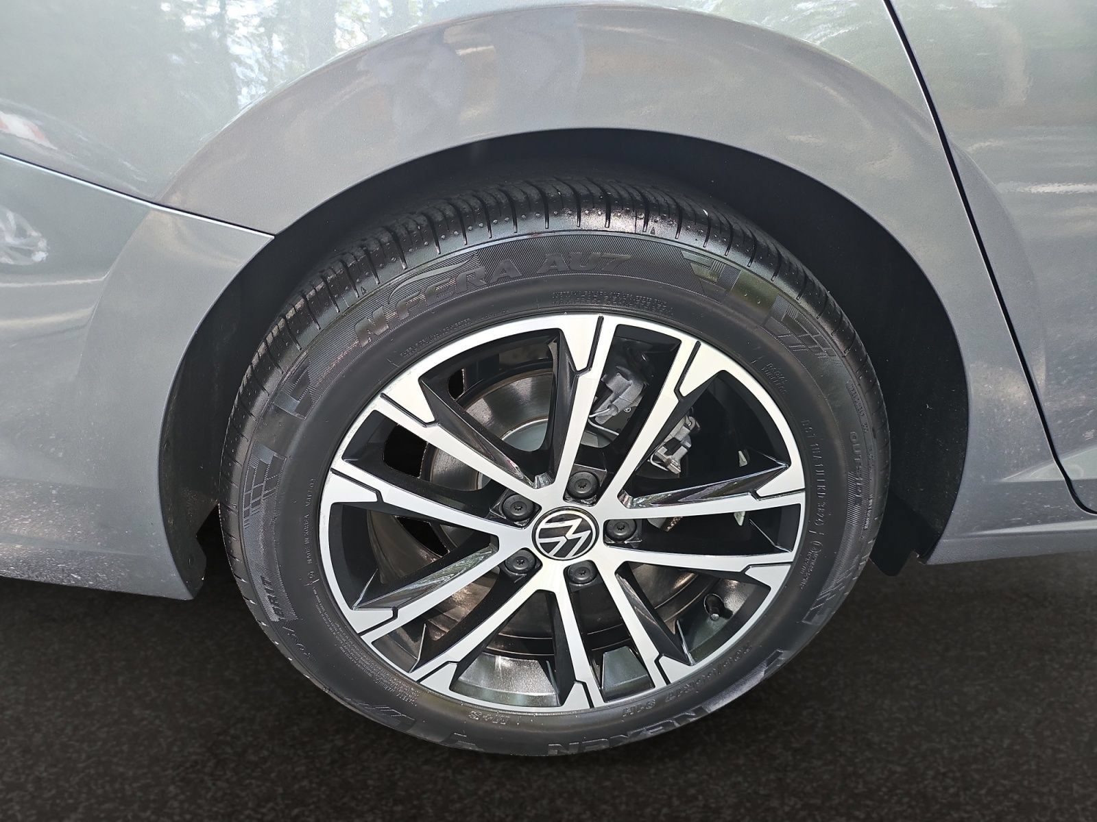 Used 2025 Volkswagen Jetta Sport FWD image 41