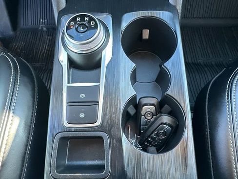 Used 2025 Ford Escape Platinum image 34