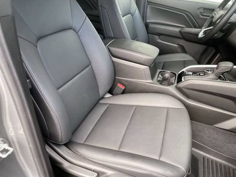Used 2025 Chevrolet Colorado Trail Boss AWD/4WD image 24