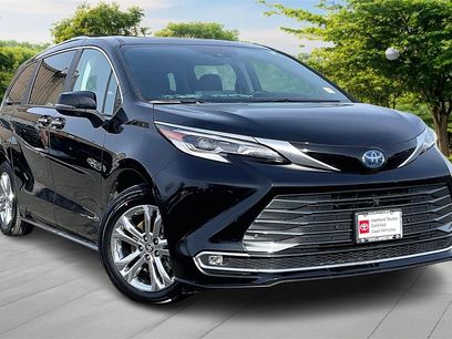 Certified 2023 Toyota Sienna Platinum