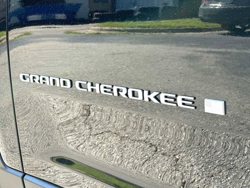 New 2026 Jeep Grand Cherokee L Laredo image 15
