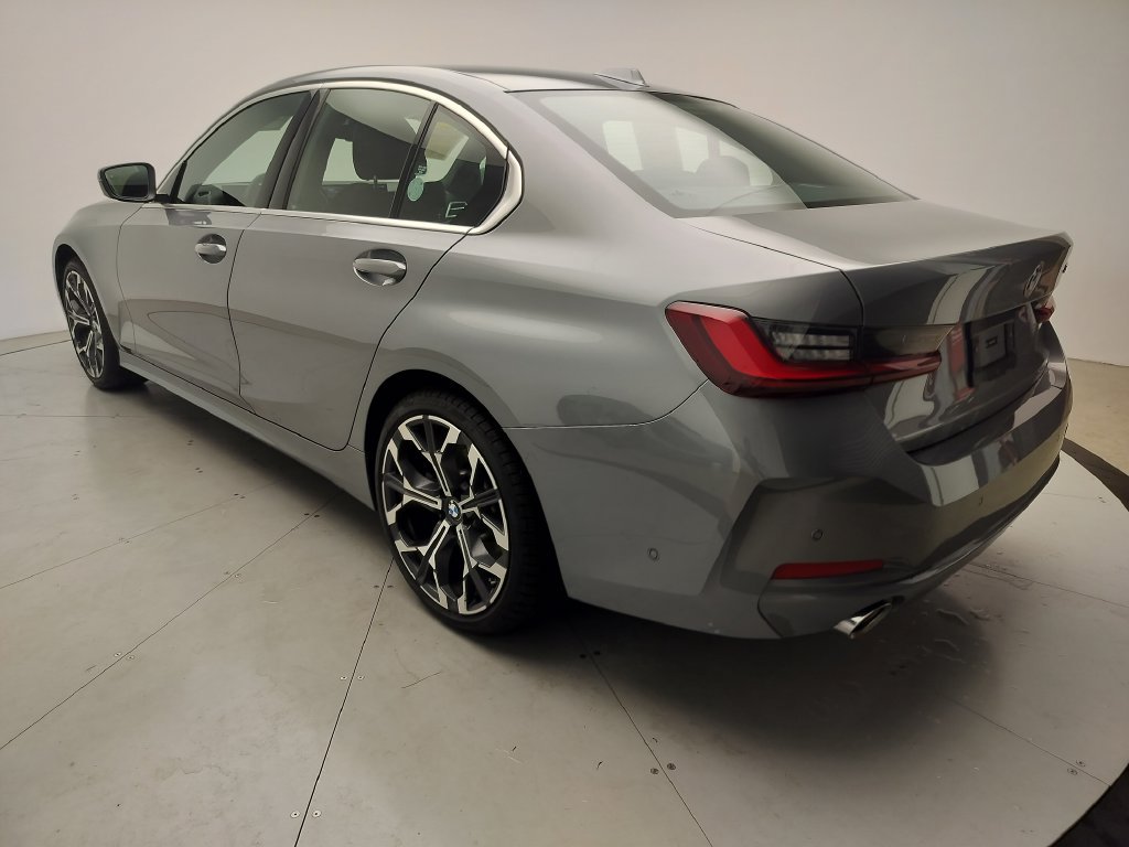 Certified 2026 BMW 330i Sedan RWD image 4