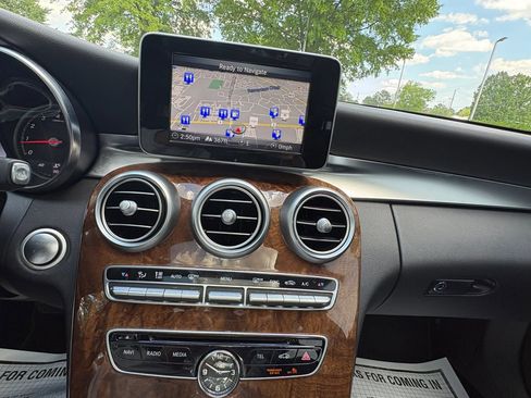 Used 2017 Mercedes-Benz C 300 4MATIC Sedan image 33