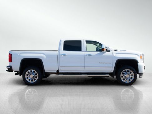 Used 2018 GMC Sierra 2500 Denali image 6