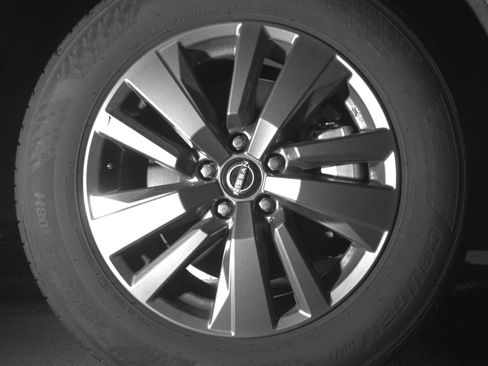 Used 2025 Nissan Pathfinder SV image 13