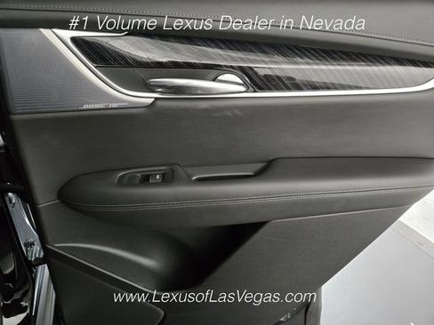 Used 2024 Cadillac XT6 Premium Luxury w/ Technology Package FWD image 23