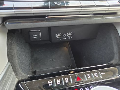Used 2024 Jeep Wagoneer Series III AWD/4WD image 34