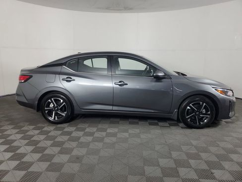 Used 2025 Nissan Sentra SV FWD image 3