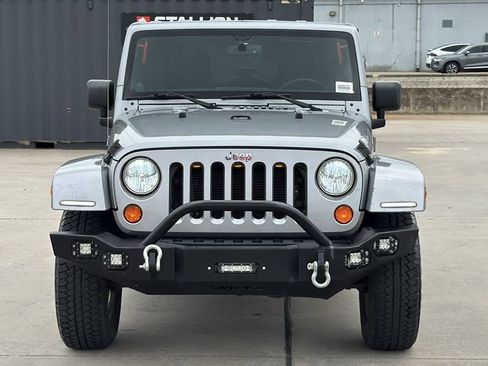 Used 2013 Jeep Wrangler Unlimited Sahara w/ Connectivity Group AWD/4WD image 8