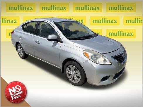 Used 2012 Nissan Versa SV w/ Convenience Pkg FWD image 1
