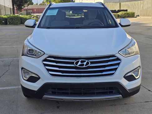 Used 2016 Hyundai Santa Fe SE FWD image 2
