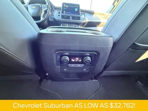 Used 2022 Chevrolet Suburban LT RWD image 11