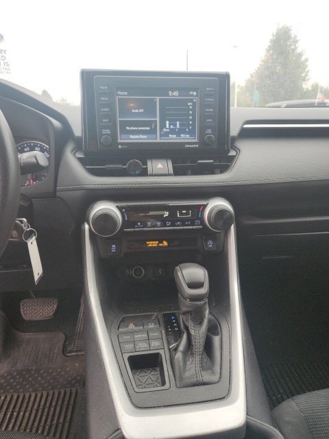 Used 2021 Toyota RAV4 LE AWD/4WD image 20