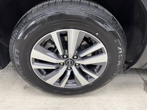 Used 2022 Nissan Pathfinder SL image 9