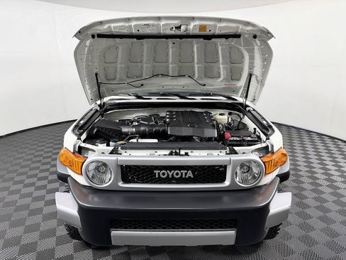 Used 2013 Toyota FJ Cruiser 4WD image 20