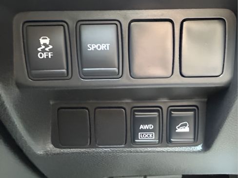 Used 2018 Nissan Rogue SL AWD/4WD image 38