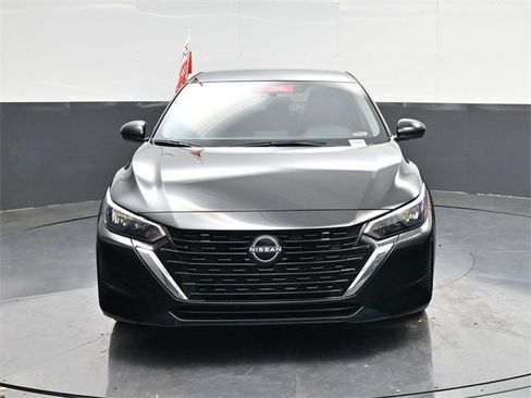 Used 2025 Nissan Sentra S image 8