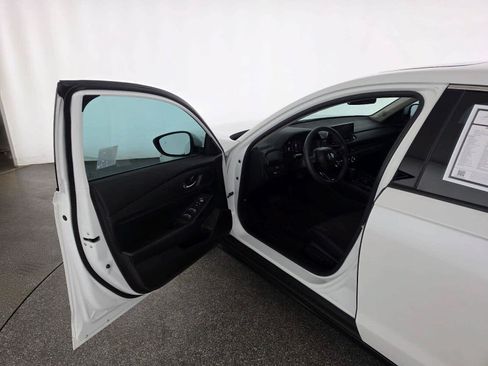Used 2023 Honda Accord EX image 19