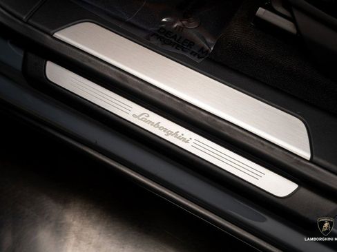 Used 2023 Lamborghini Urus S image 27