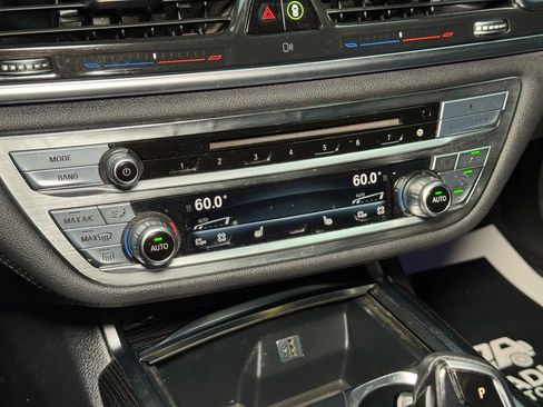 Used 2016 BMW 740i image 46