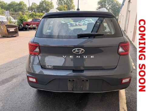 Used 2023 Hyundai Venue SEL FWD image 8