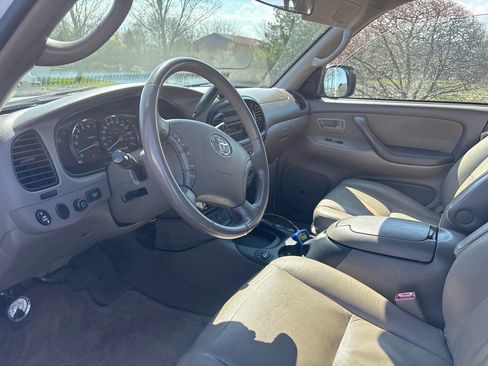Used 2007 Toyota Sequoia SR5 w/ Preferred Pkg w/ Heated Seats AWD/4WD image 11